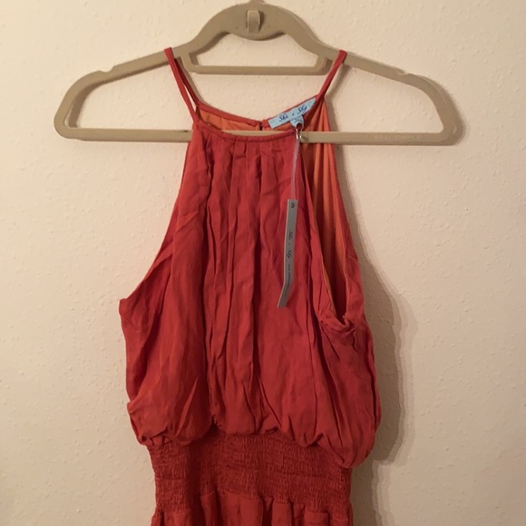 Large Mini Dress - Picture 3 of 5